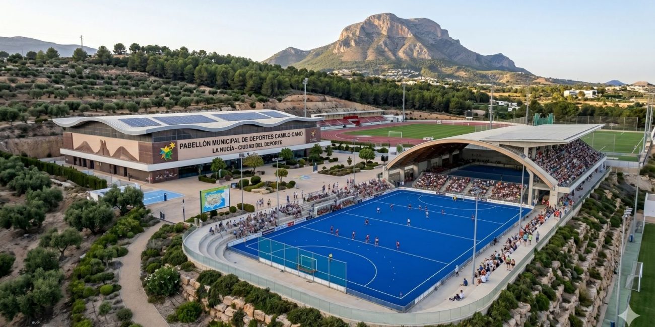 Ciudad de Deporte - Campo de Hockey. Descubre apartamentos exclusivos en La Nucía a un paso de la Ciudad del Deporte. Disfruta de estilo de vida activo con piscina de olas, academia Ferrer, golf y más.