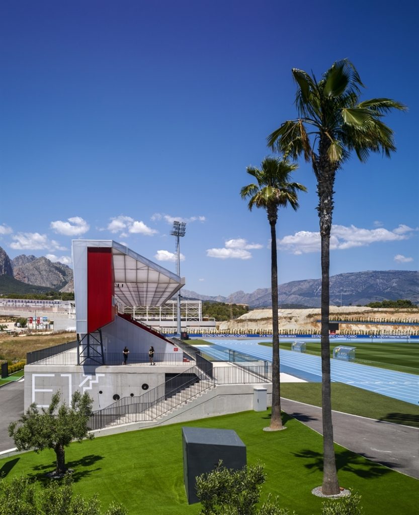 Ciudad del deporte - estadios y pabellones de impacto internacional. Descubre las instalaciones de la ciudad del deporte la nucía camilo cano. Wave garden, academia ferrer y el entorno ideal junto a destiny by bergen.